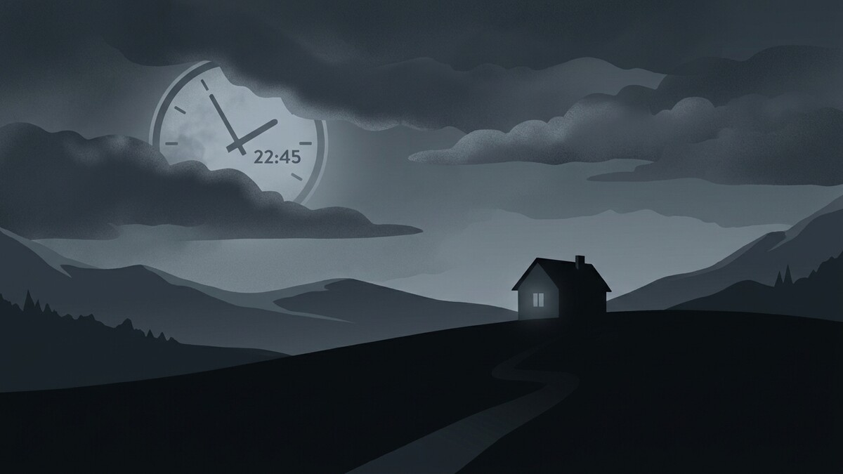 Uhrzeit 22:45 über einem einsamen Haus in bergiger Landschaft bei Nacht