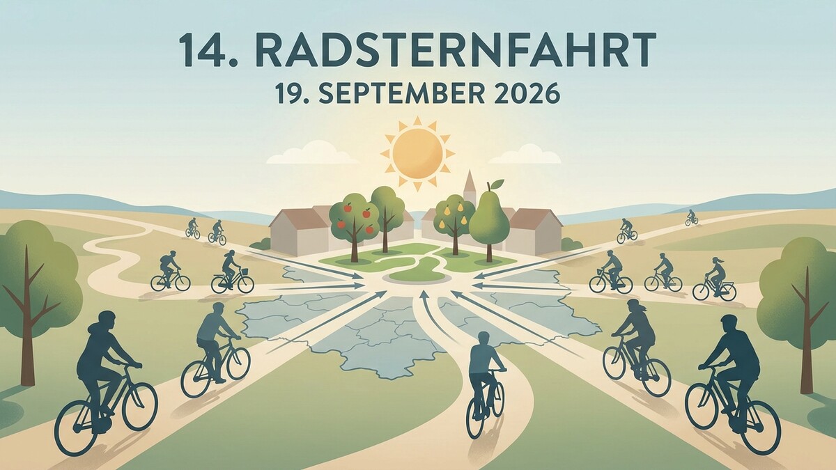Radsternfahrt 14. am 19. September 2026: Radfahrer auf Feldwegen vor einer Ortschaft mit Bäumen und Häusern