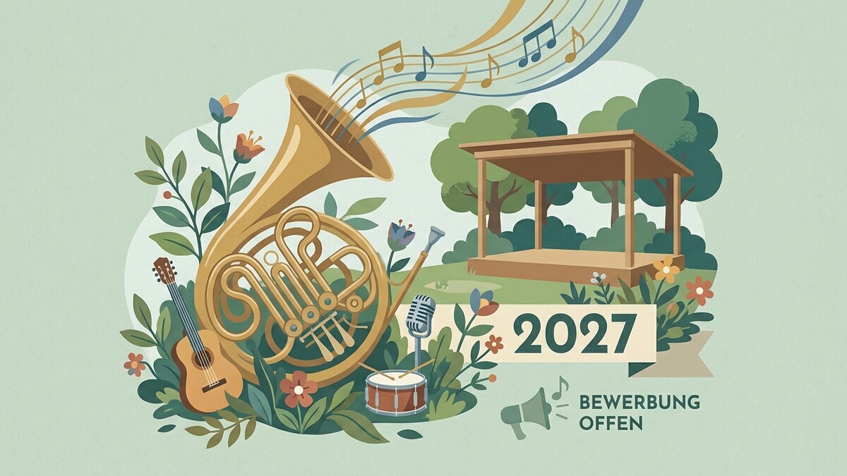 Waldlichtung mit Bühne und Instrumenten, Noten und Jahreszahl 2027