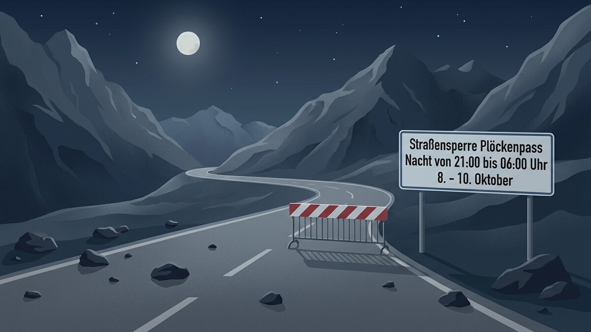 Straßensperre Plöckenpass bei Nacht, beschrankte Fahrbahn mit Hinweisschild
