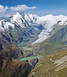 Großglockner mit Pasterze-Gletscher und Bergseen in den Hohen Tauern, Kärnten